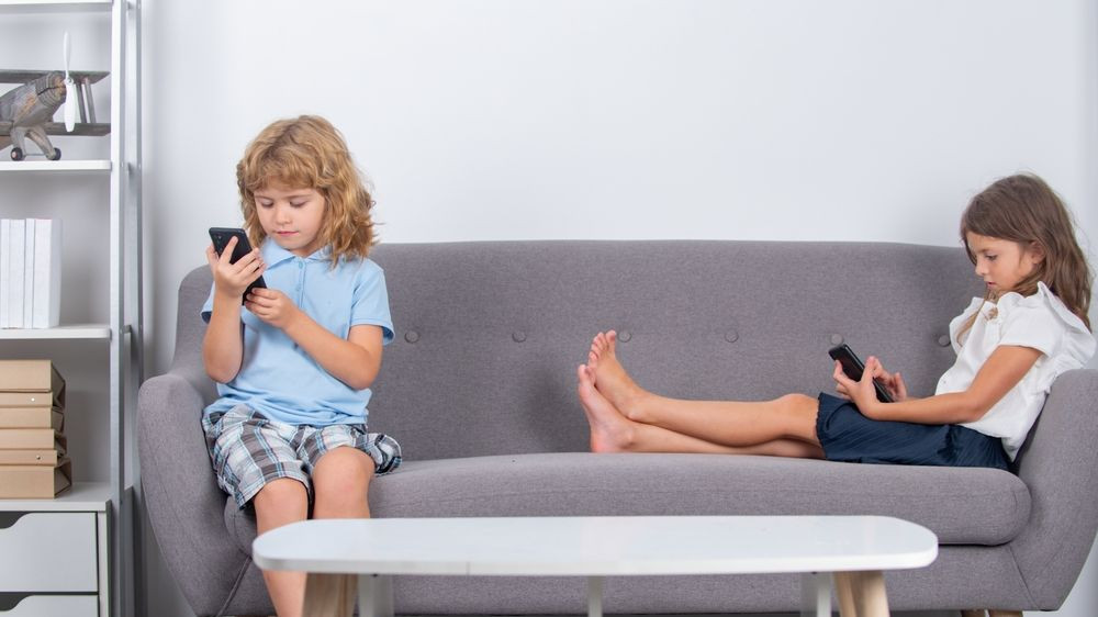 Austria pregătește interzicerea rețelelor sociale pentru minorii sub 14 ani, urmând exemplul Franței și Australiei