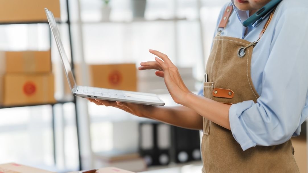 Una dintre cele mai mari capcane în care pică antreprenorii care fac comerț online. Ivan, IPI Solutions: În realitate, de acolo începe partea sensibilă