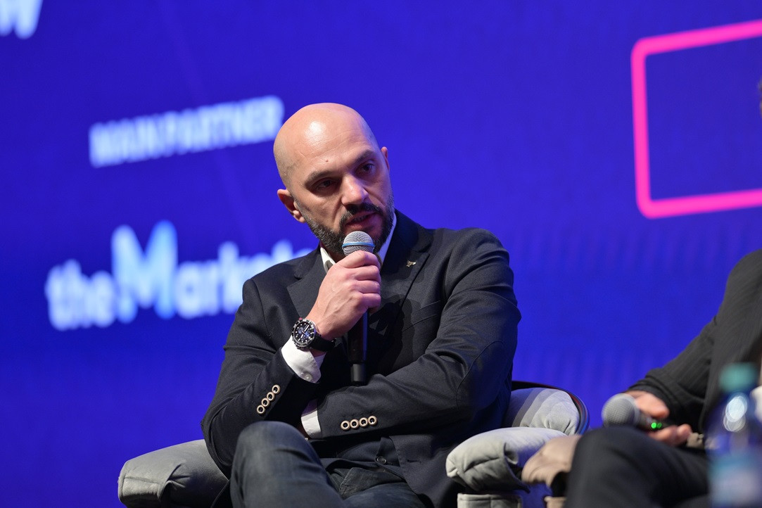 „Curierul de tablă” în România: vânzătorii străini profită mai des de el