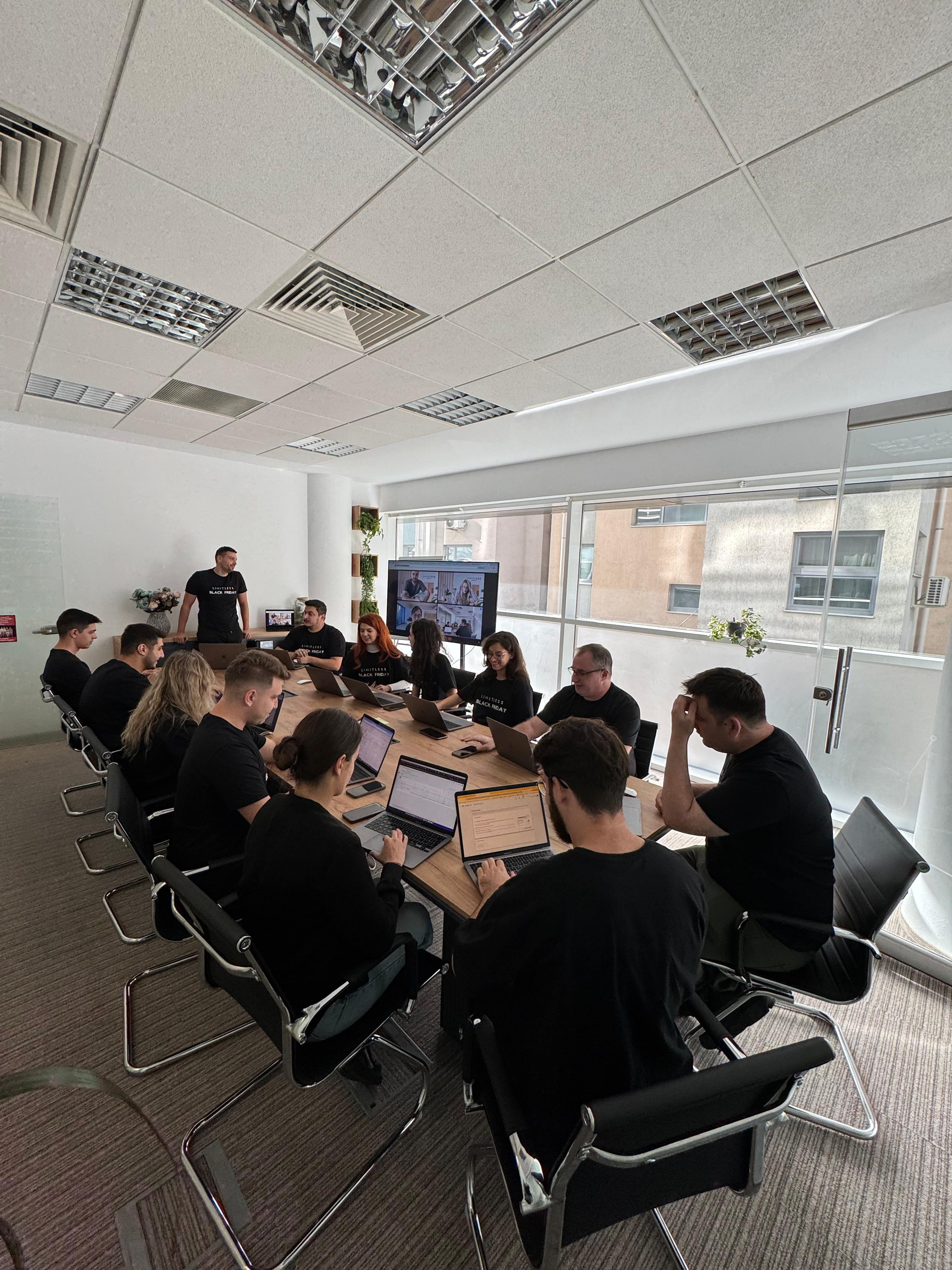 Limitless Agency: vânzări record de 100 de milioane de euro de Black Friday 2024