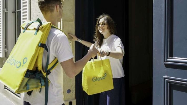 Compania Glovo, anchetată de Comisia Europeană: e bănuită că ar fi făcut înțelegeri legate de prețuri